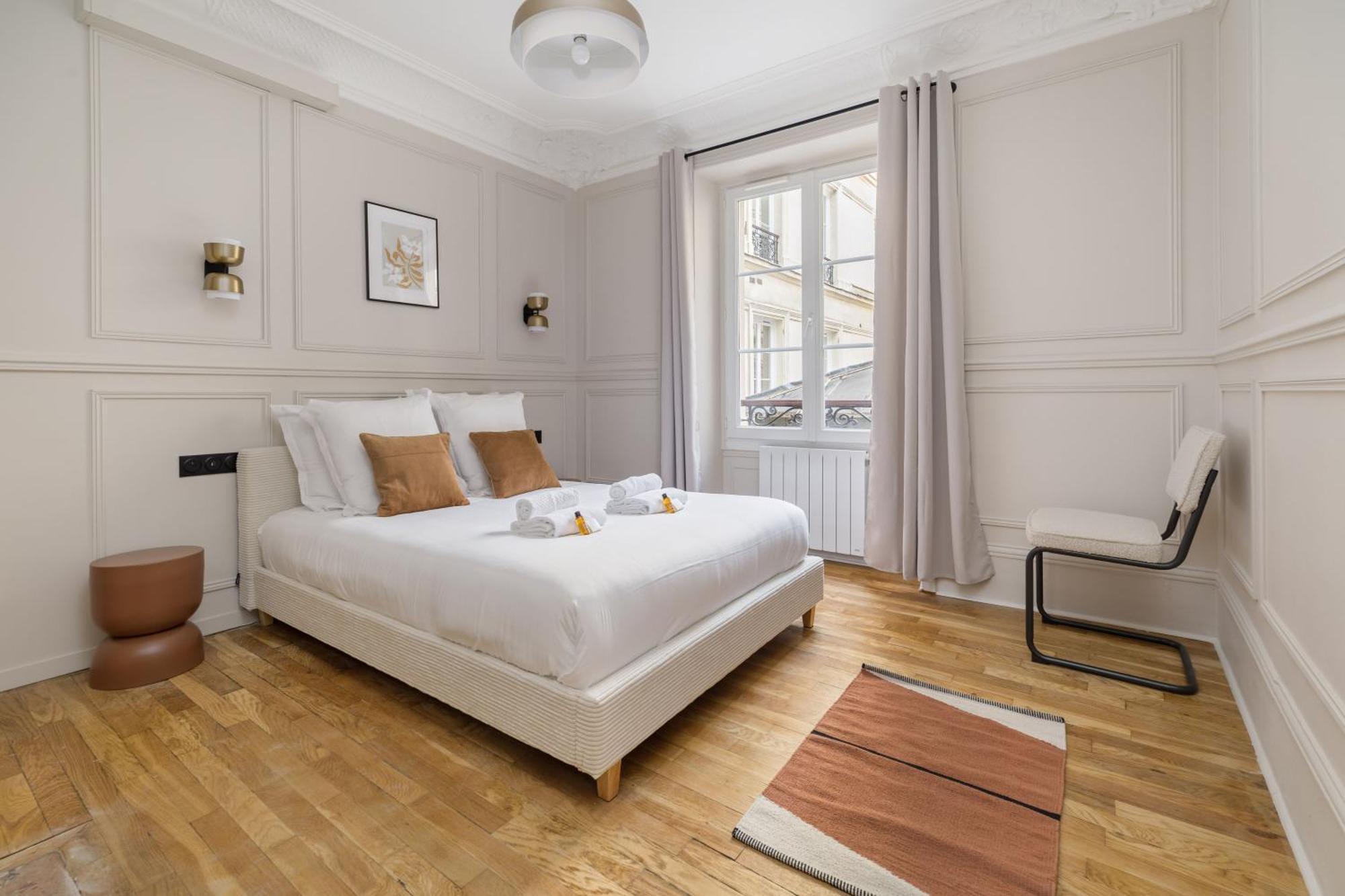 Poetic Stay - Saint Lazare Paris Ngoại thất bức ảnh