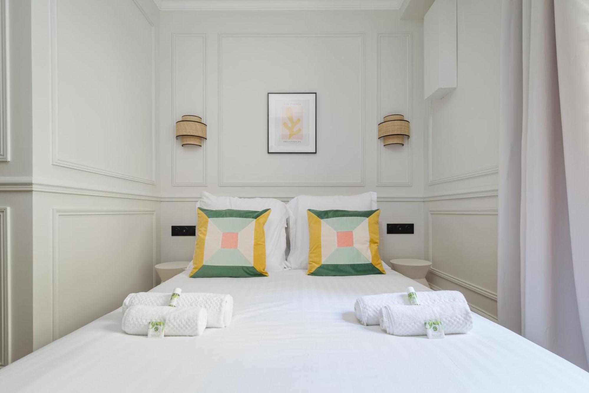 Poetic Stay - Saint Lazare Paris Ngoại thất bức ảnh